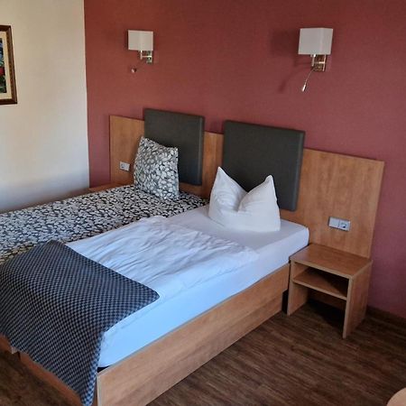 Rohrsheim Hotel Garni Demmel & Cie מראה חיצוני תמונה