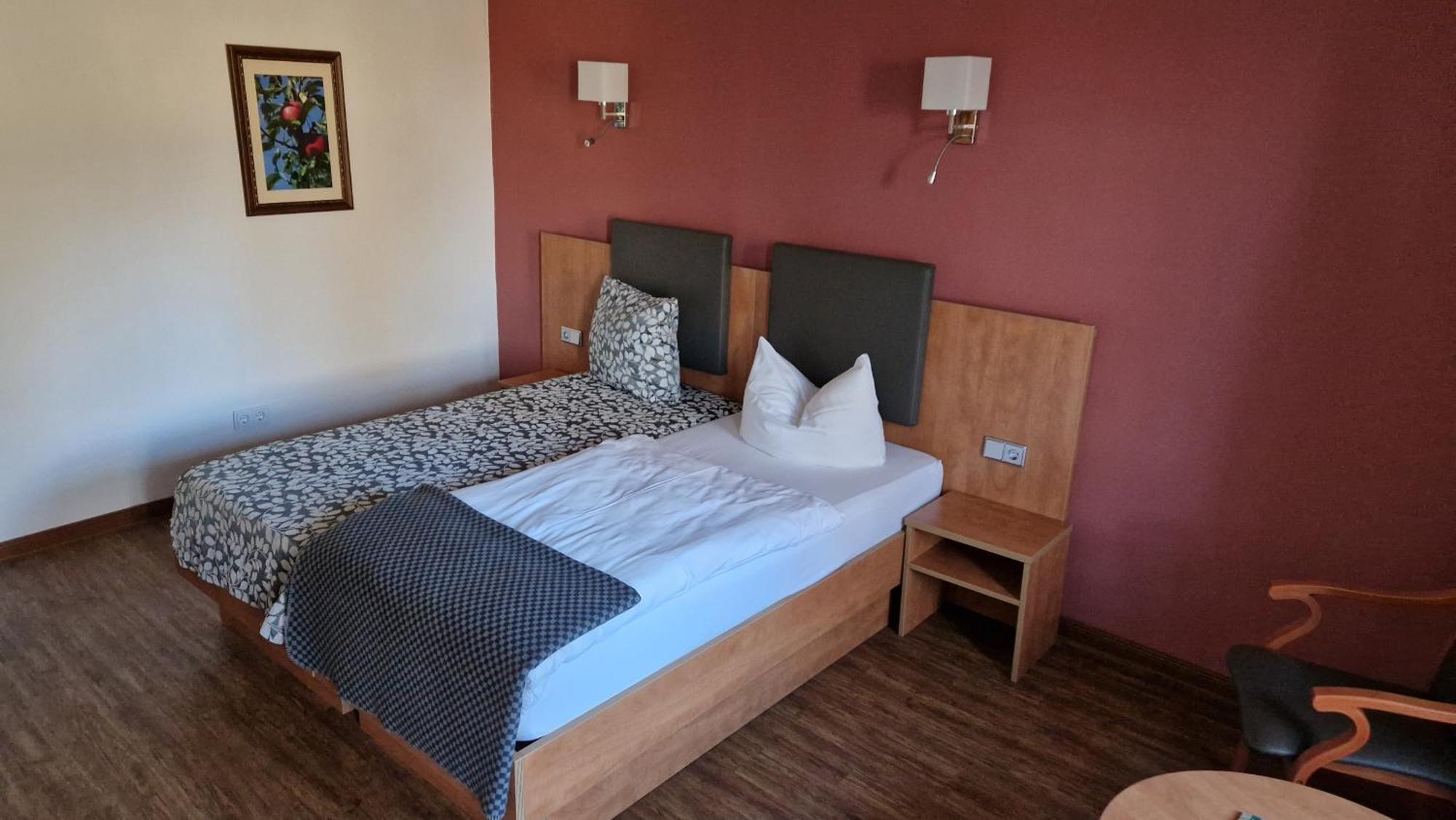 Rohrsheim Hotel Garni Demmel & Cie מראה חיצוני תמונה