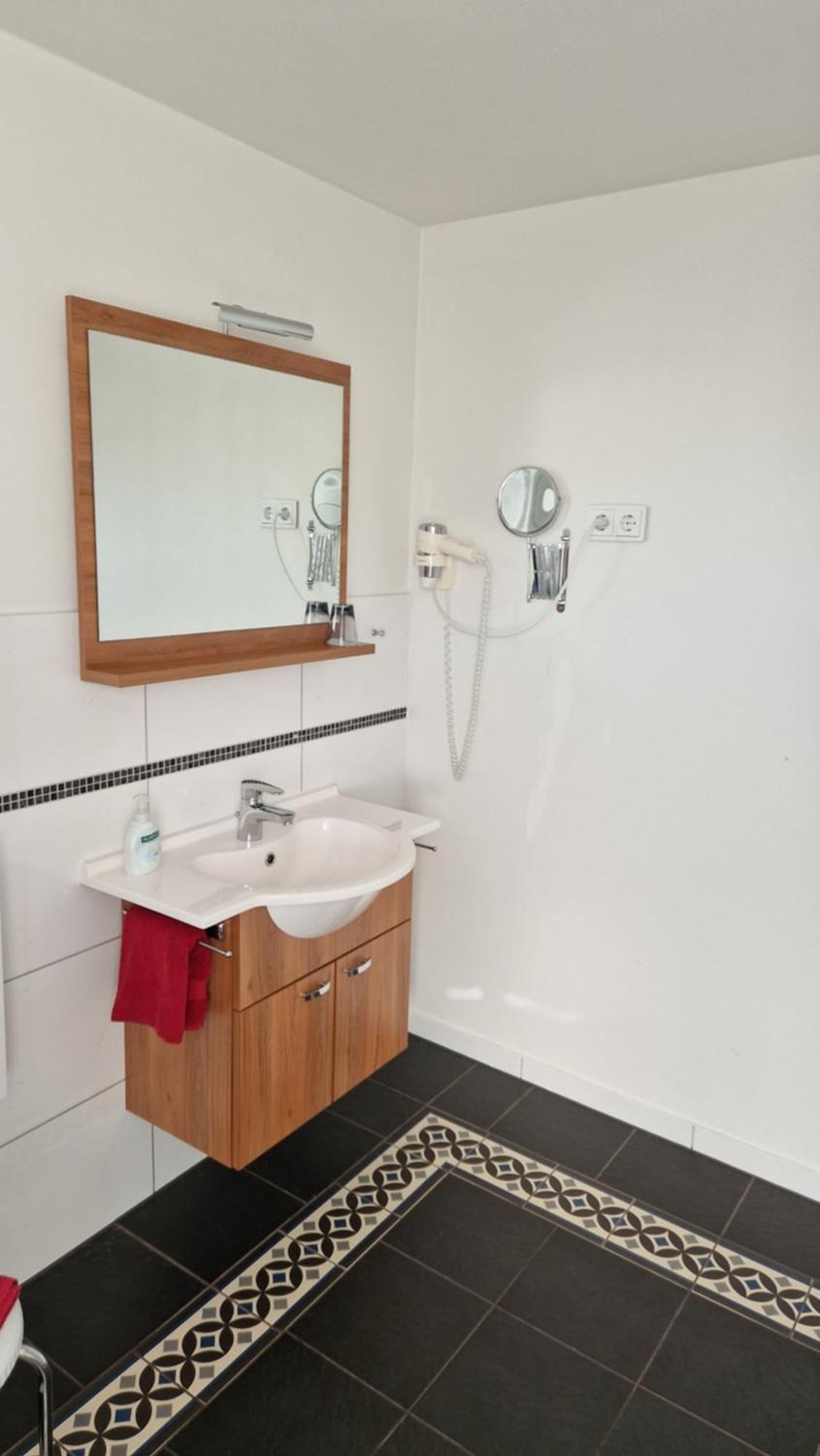 Rohrsheim Hotel Garni Demmel & Cie מראה חיצוני תמונה