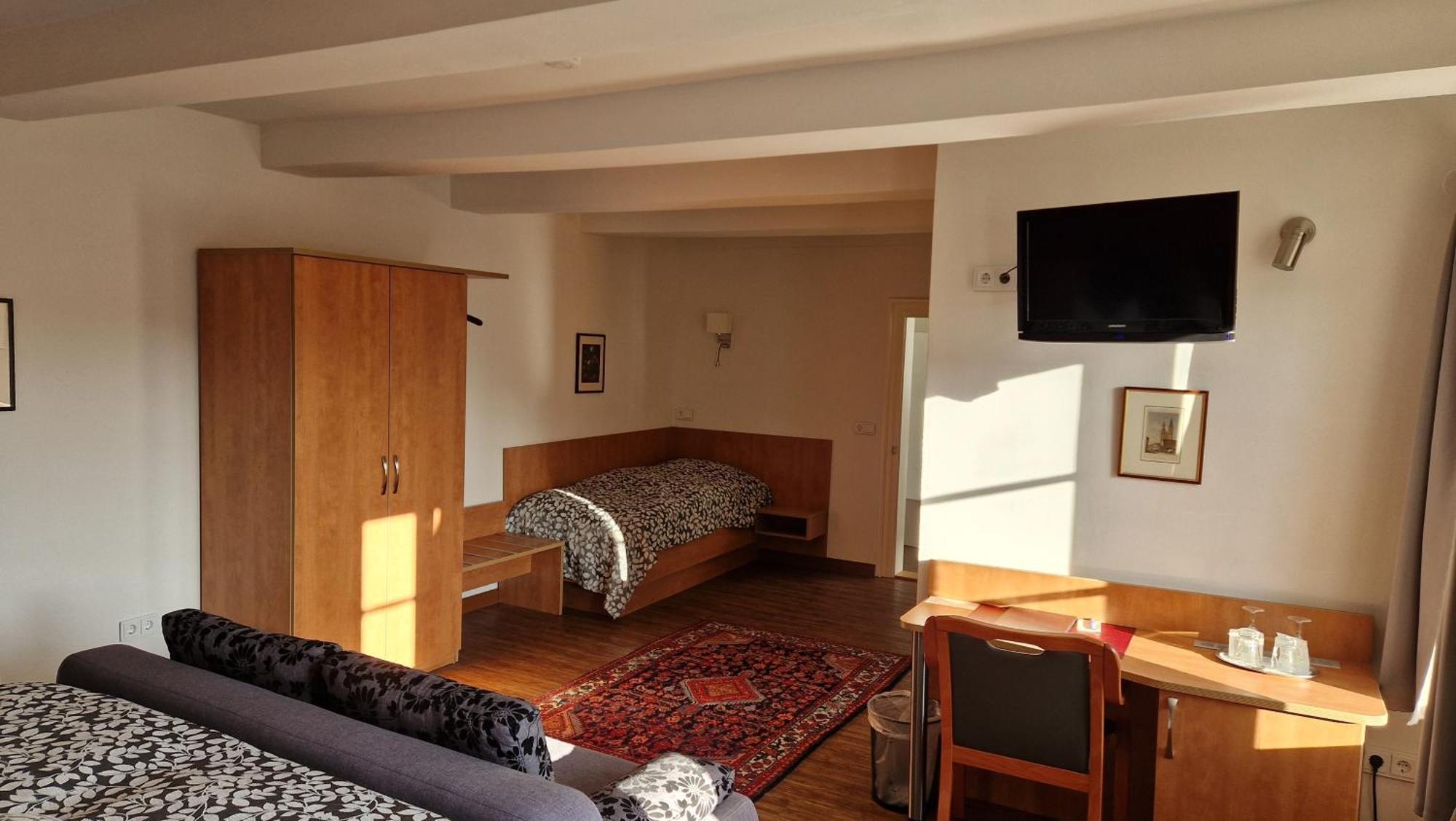 Rohrsheim Hotel Garni Demmel & Cie מראה חיצוני תמונה