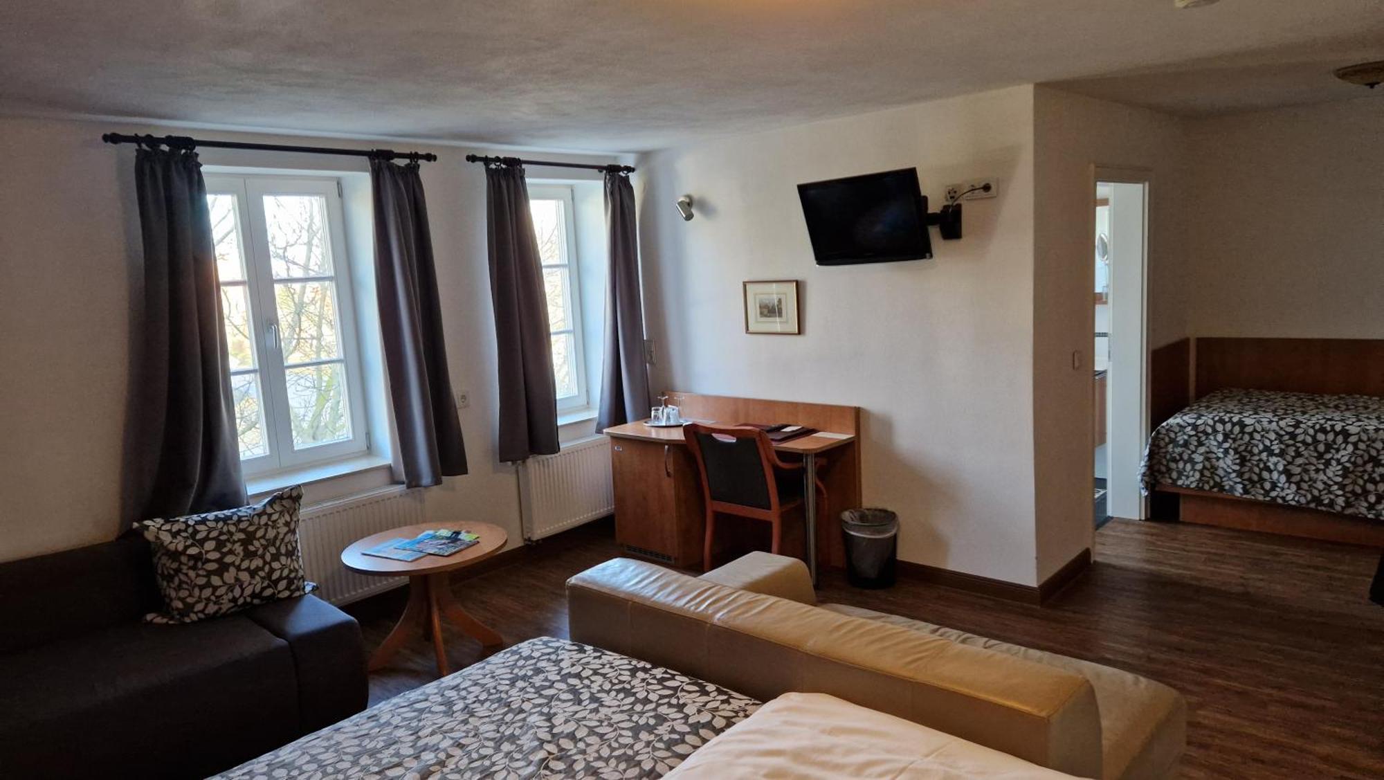 Rohrsheim Hotel Garni Demmel & Cie מראה חיצוני תמונה
