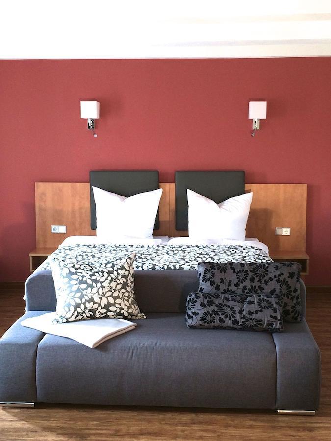 Rohrsheim Hotel Garni Demmel & Cie מראה חיצוני תמונה